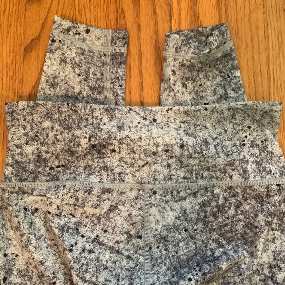 Lululemon Wunder Unders size 4